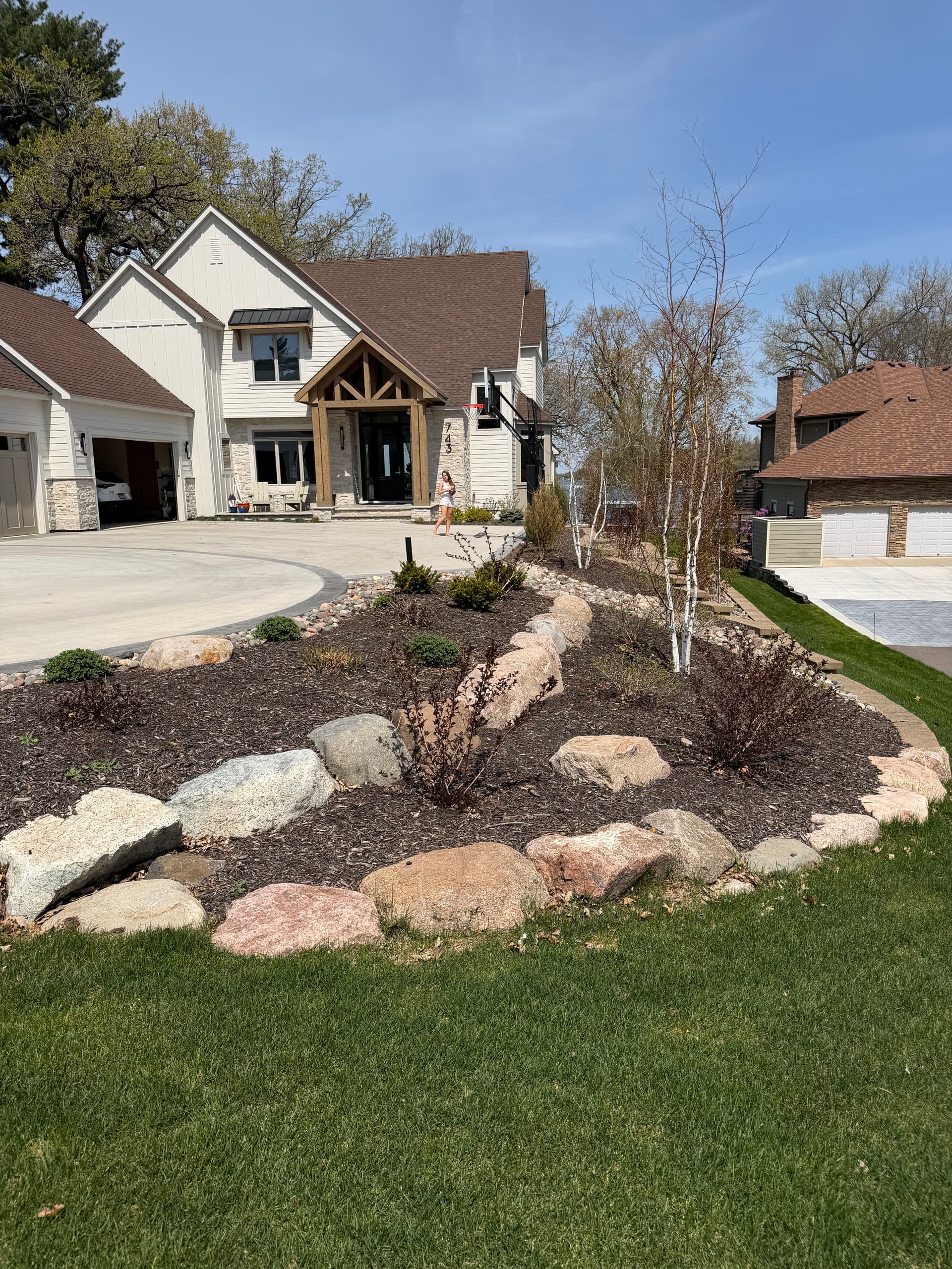 Gallery photos for Fresh Mulch Installs Keeping Shoreview Landscapes Sharp: Image #8
