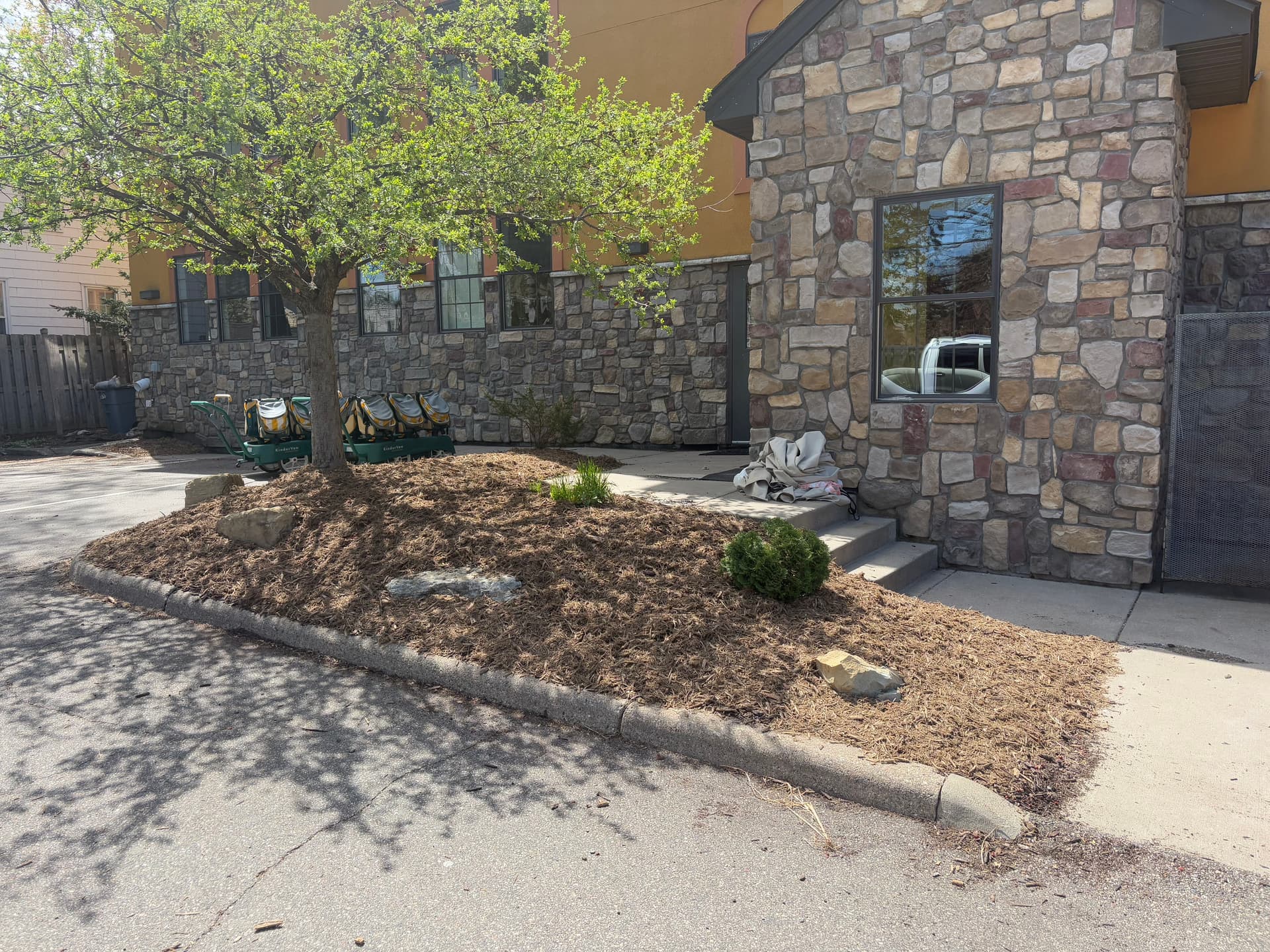 Gallery photos for Commercial Landscape Bed Refresh at Edina Daycare: Image #7