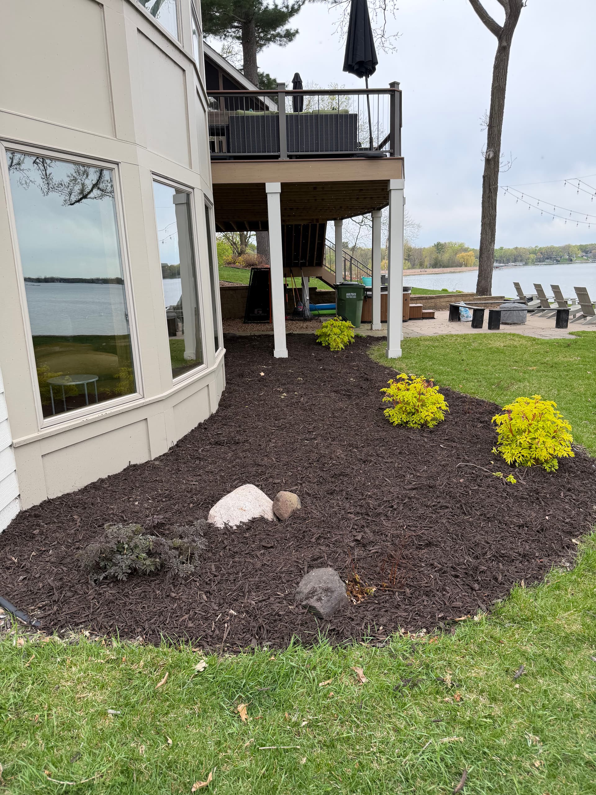 Gallery photos for Fresh Mulch Installs Keeping Shoreview Landscapes Sharp: Image #3