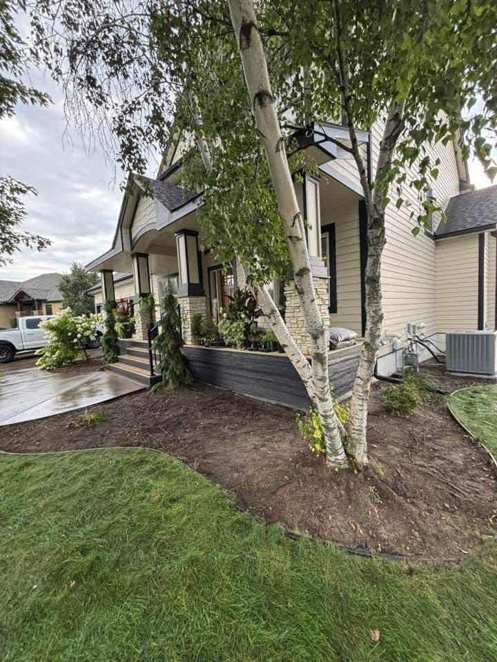 Gallery photos for Full Rock Tear-Out and Fresh Landscape Install on a Lakefront Home: Image #3