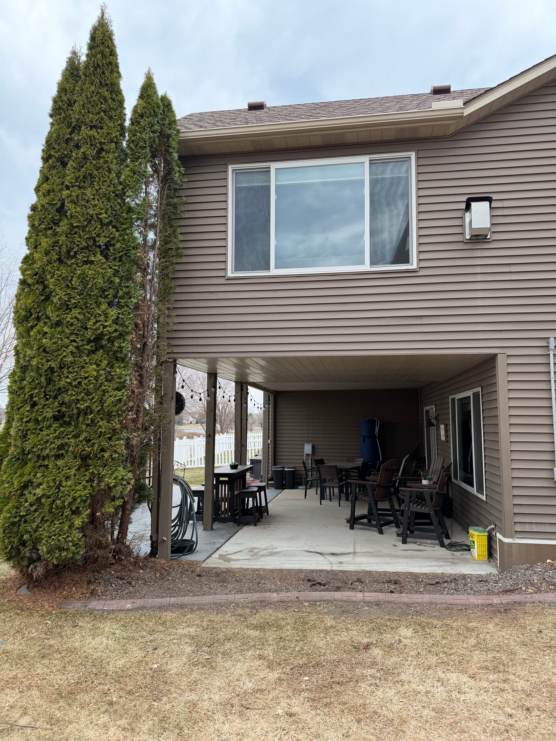 Gallery photos for Massive Shrub Removal Opens Up a Backyard Retreat: Image #1