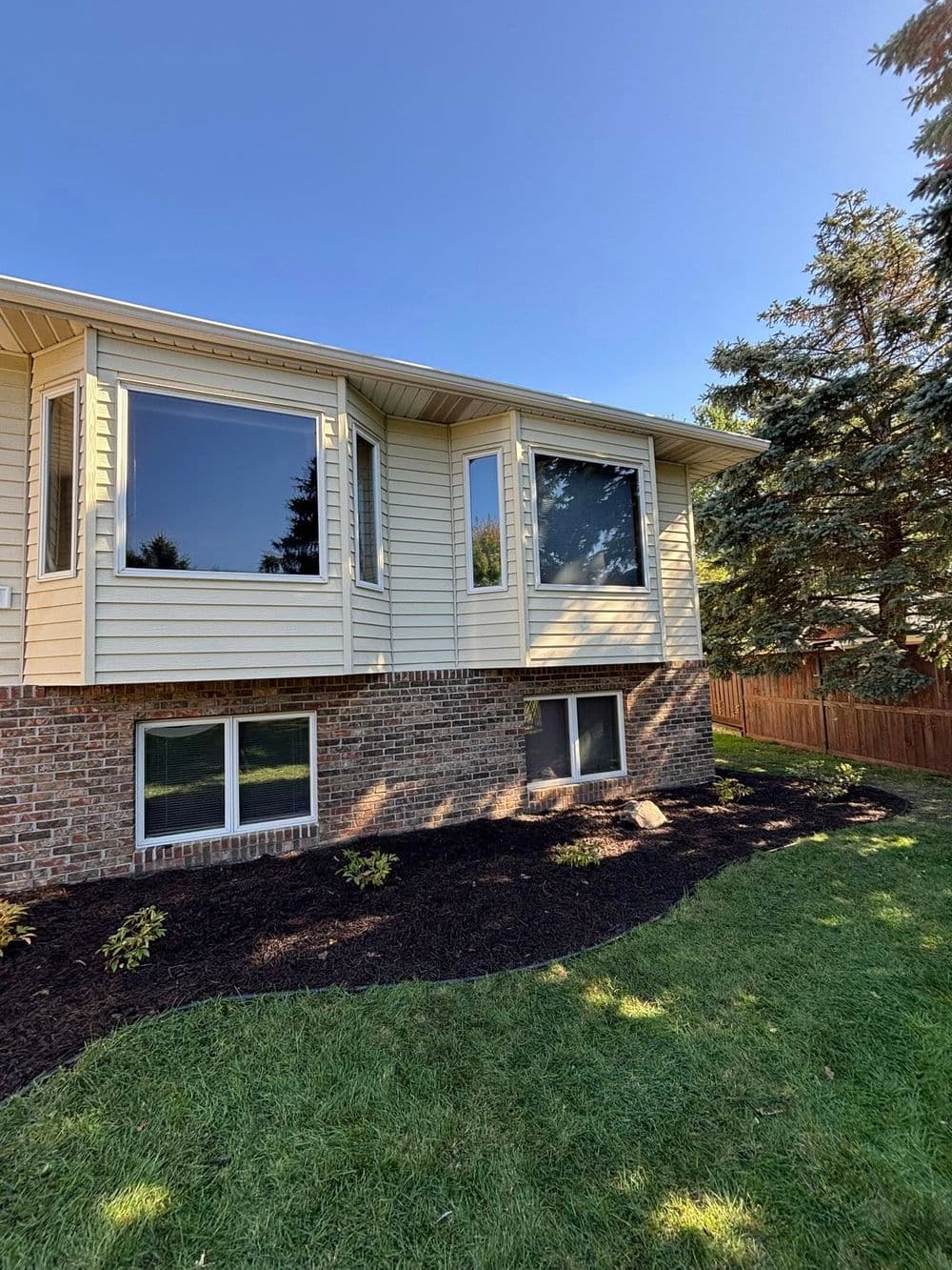 Gallery photos for Rock Removal and Mulch Installation in Minneapolis: Image #3