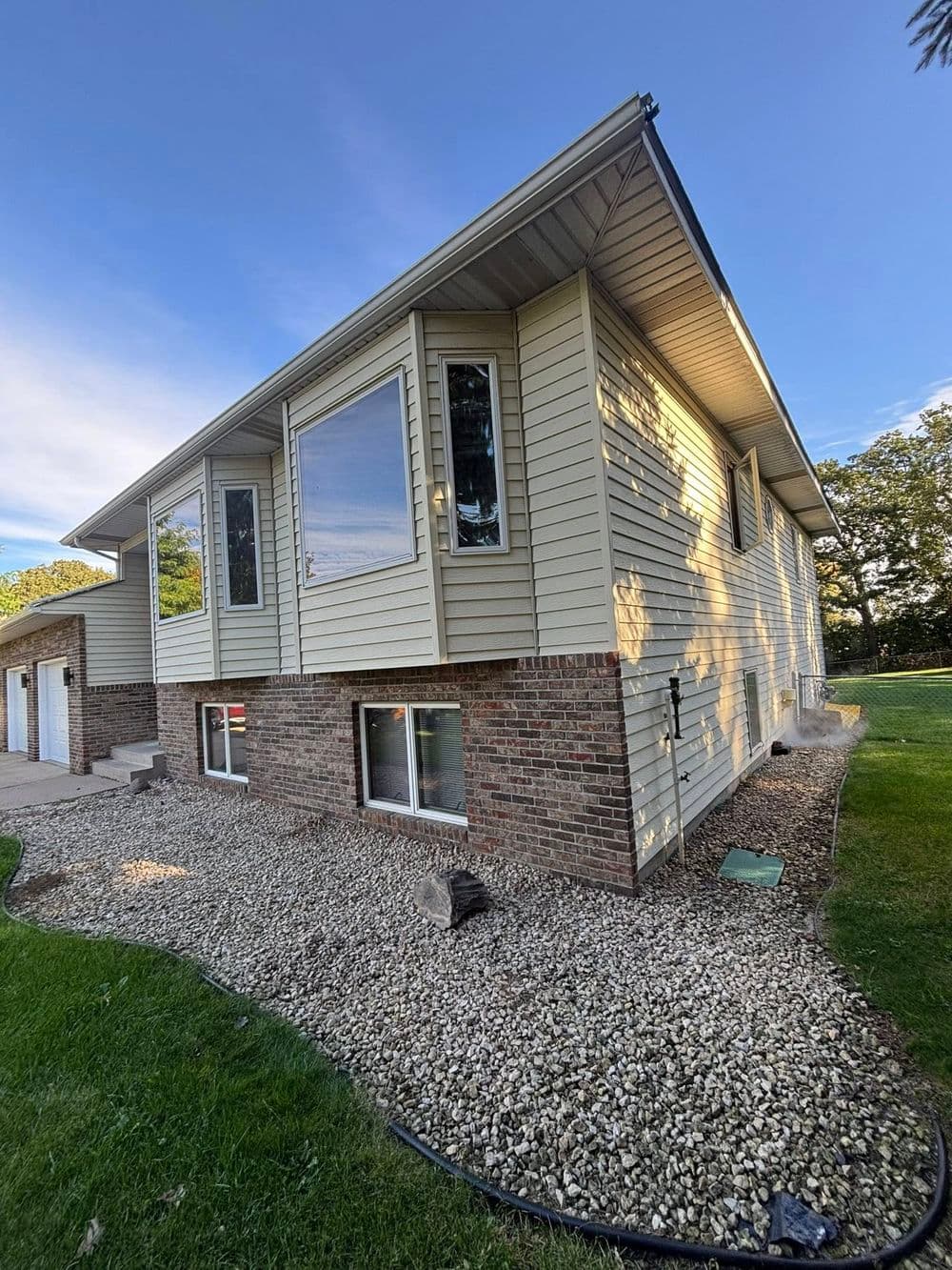 Gallery photos for Rock Removal and Mulch Installation in Minneapolis: Image #5