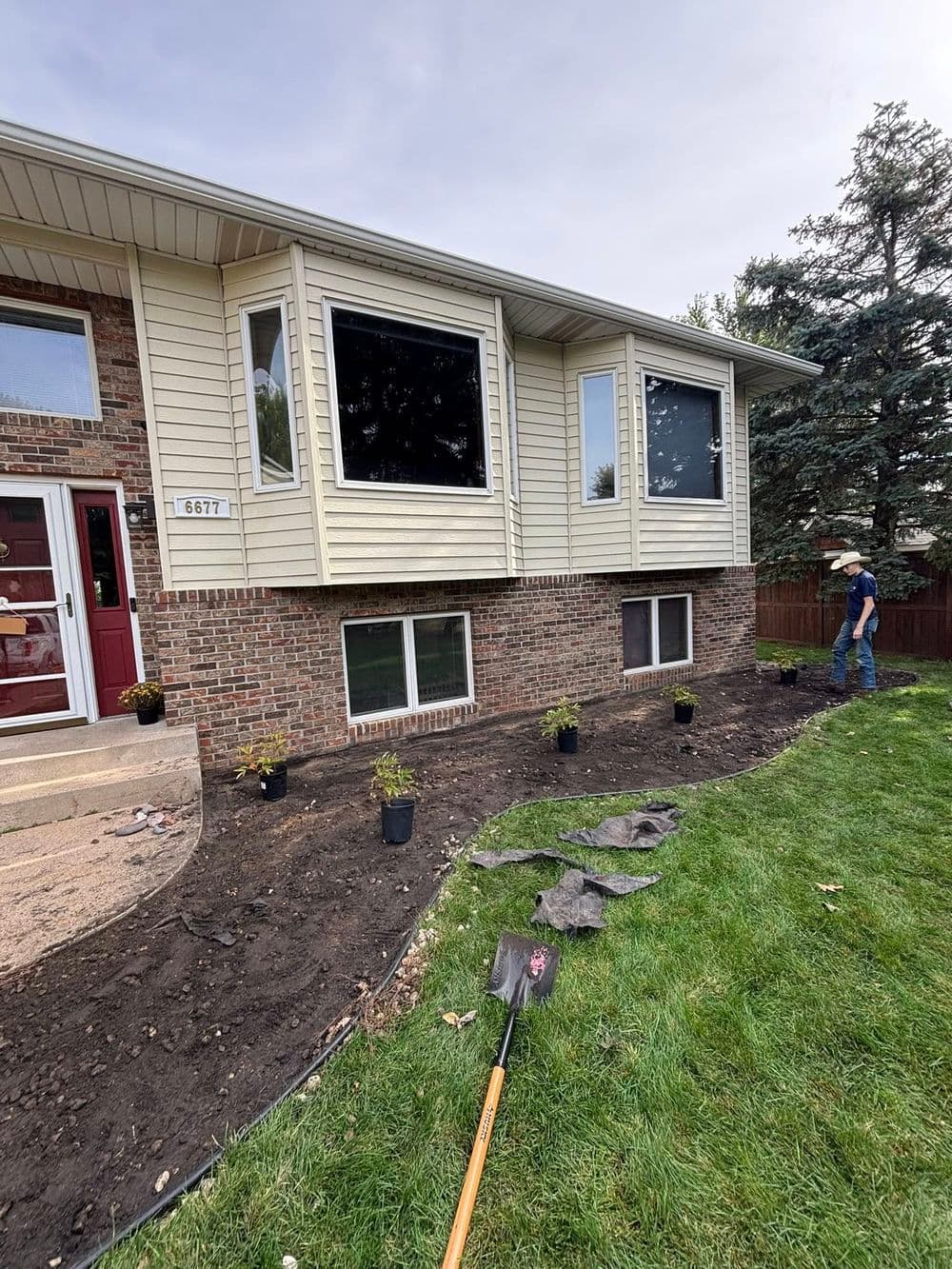 Gallery photos for Rock Removal and Mulch Installation in Minneapolis: Image #6